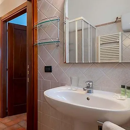 Apartahotel Le Rocche Di Valiano